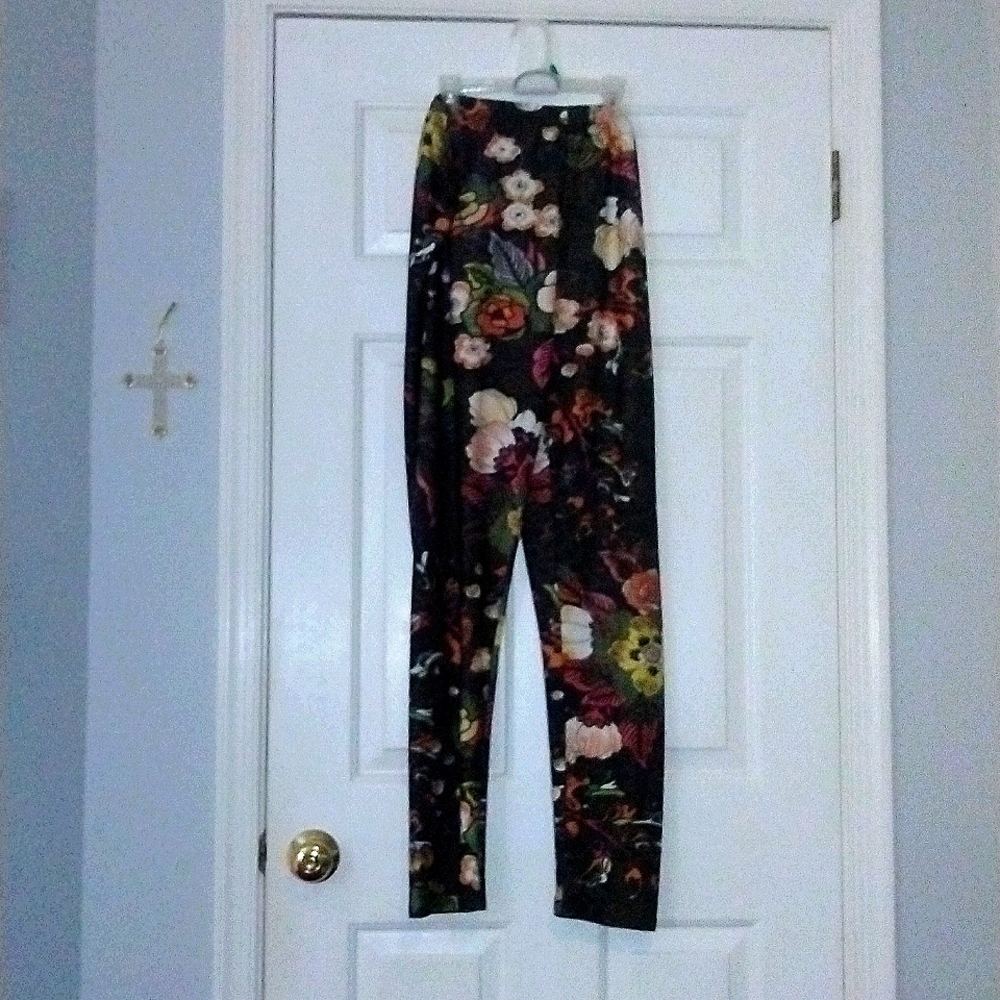 Lilly by Firmiana floral 3x leggings